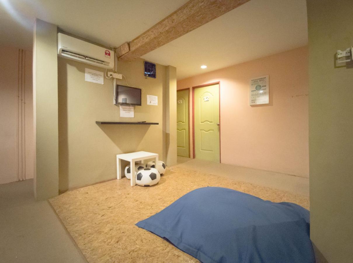 Koptel Budget Hotel Kuching Exterior photo