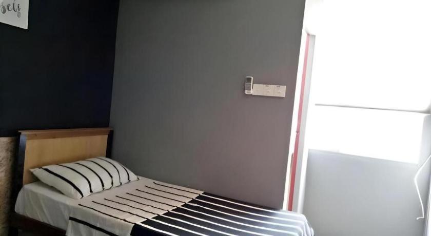 Koptel Budget Hotel Kuching Exterior photo